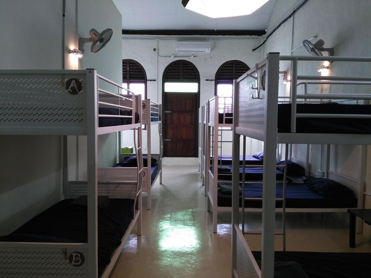 Vloft Backpackers Hostel Ipoh Esterno foto